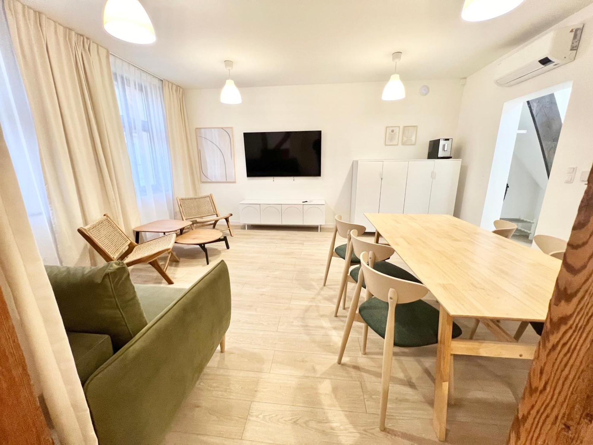 Apartment Teofila Magdzinskiego 5 *