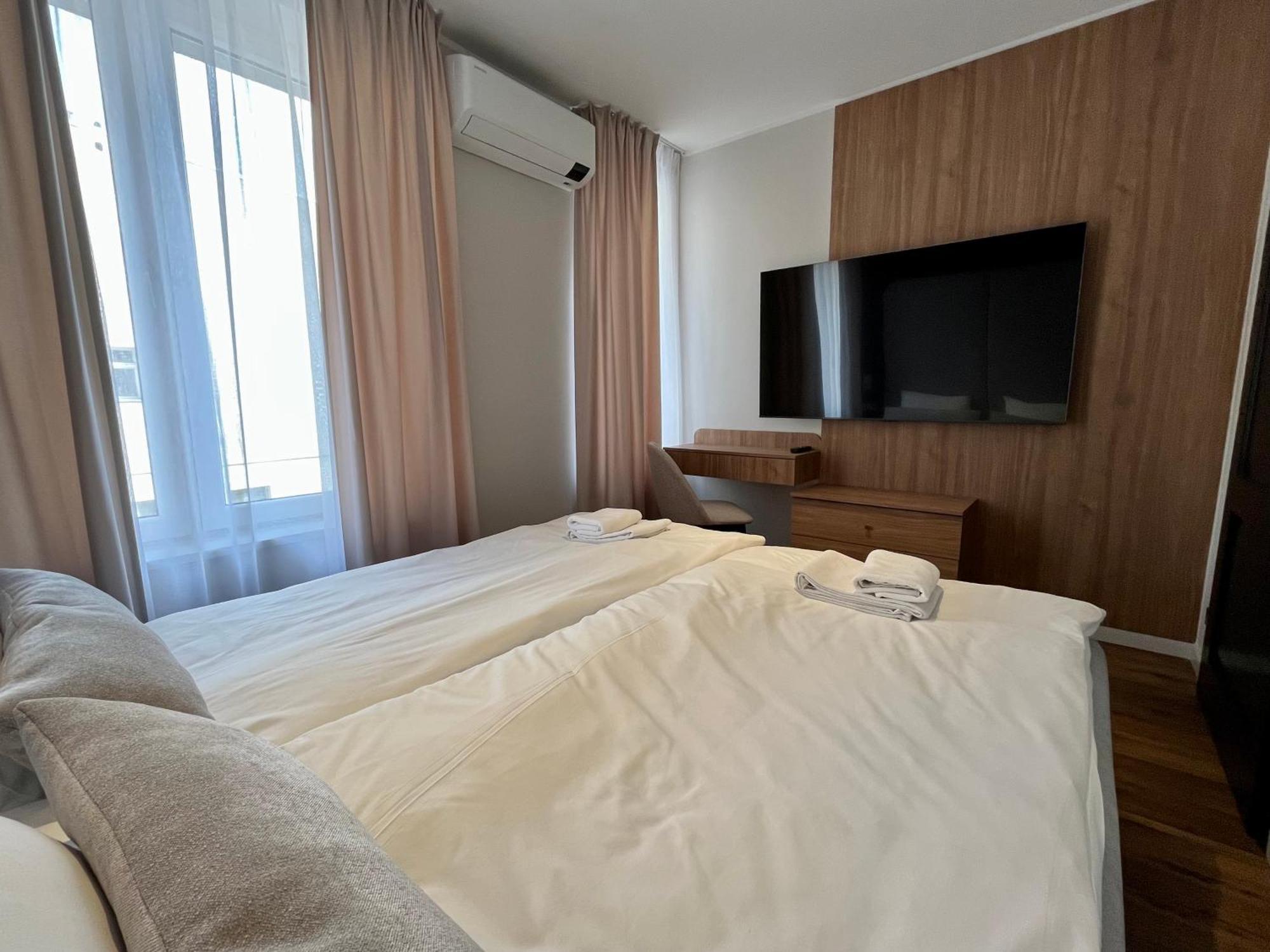 Teofila Magdzinskiego 5 *